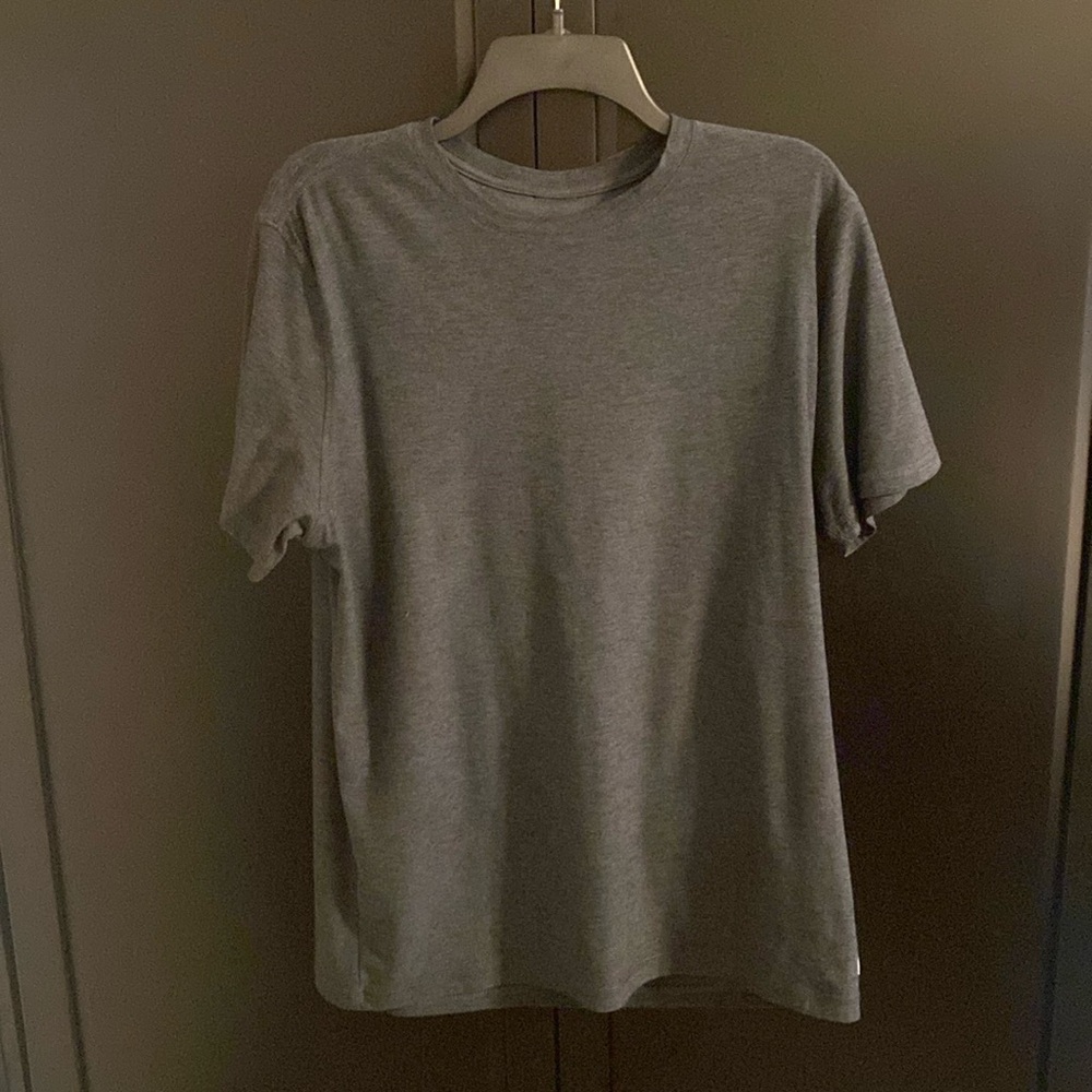 Vuori Strato Tech Tee Charcoal Heather